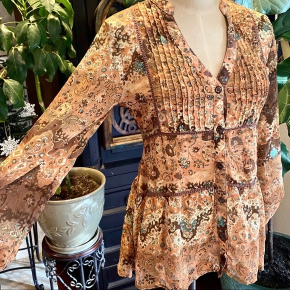 BKE floral chiffon pleated button peasant top - Picture 7 of 13